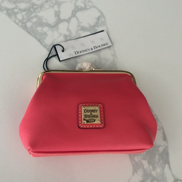 💕CUTE!! DOONEY & BOURKE KISSLOCK!! - Picture 15 of 16